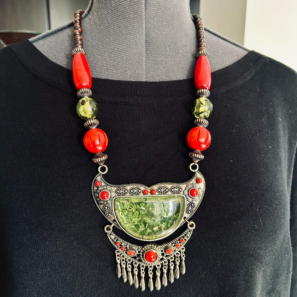 Bold Tibet market necklace